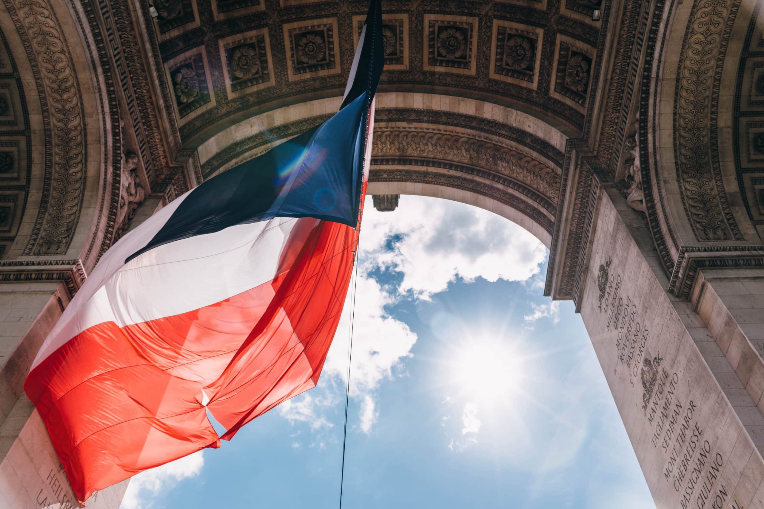 paris flag and arc de triomphe 2021 10 16 02 52 19 utc